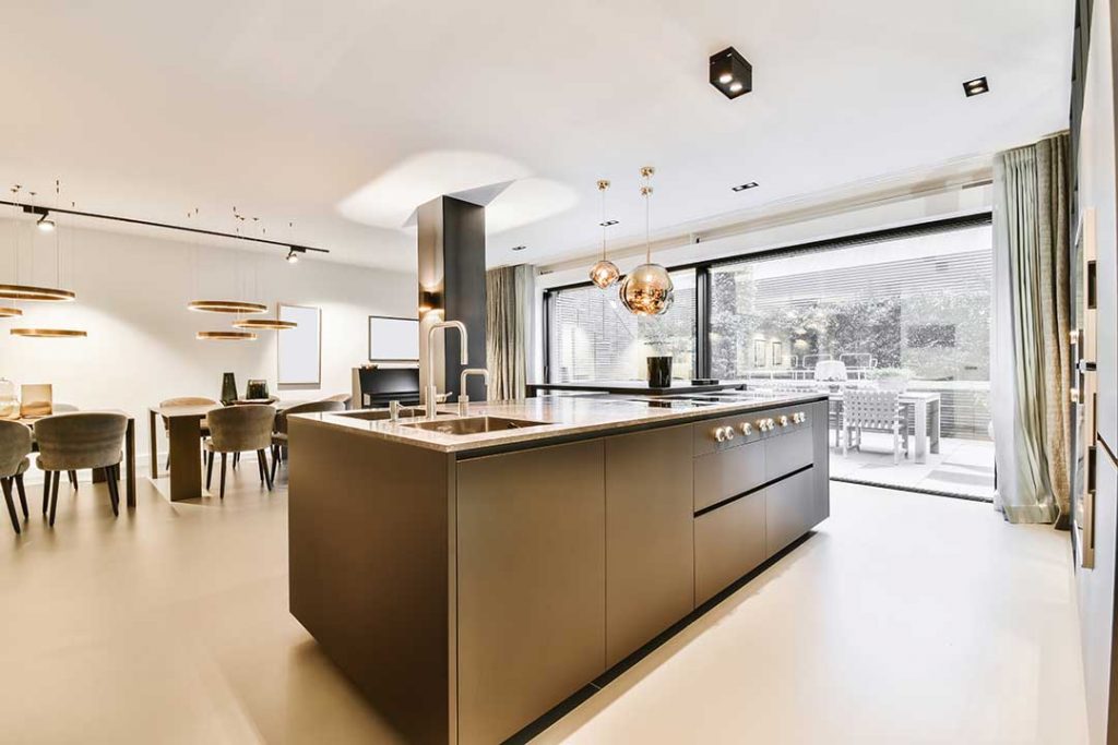 reformas-casas-terrassa-cocina-espaciosa-1