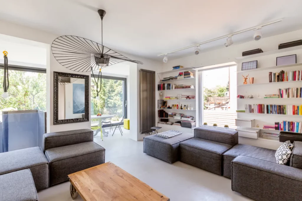 reformas integrales en Sant Andreu de Palomar - Barcelona - sala de estar y librería