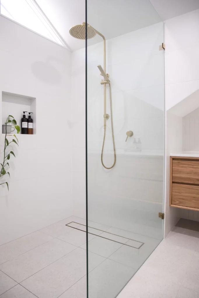 reformas de baños en L'Hospitalet cambio de bañera por ducha