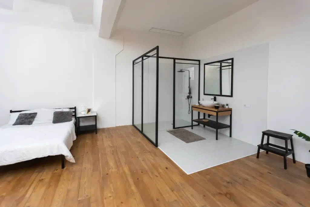 1 - reforma de dormitorio en suite en Badalona - Unir habitación y baño